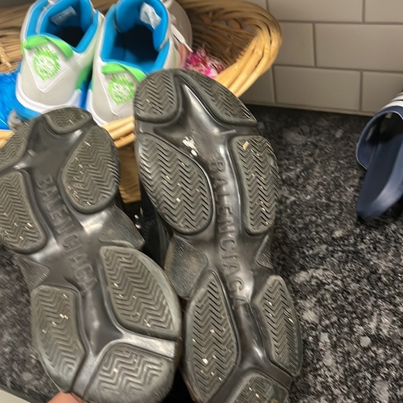 Balenciaga Triple S - Picture 4 of 4